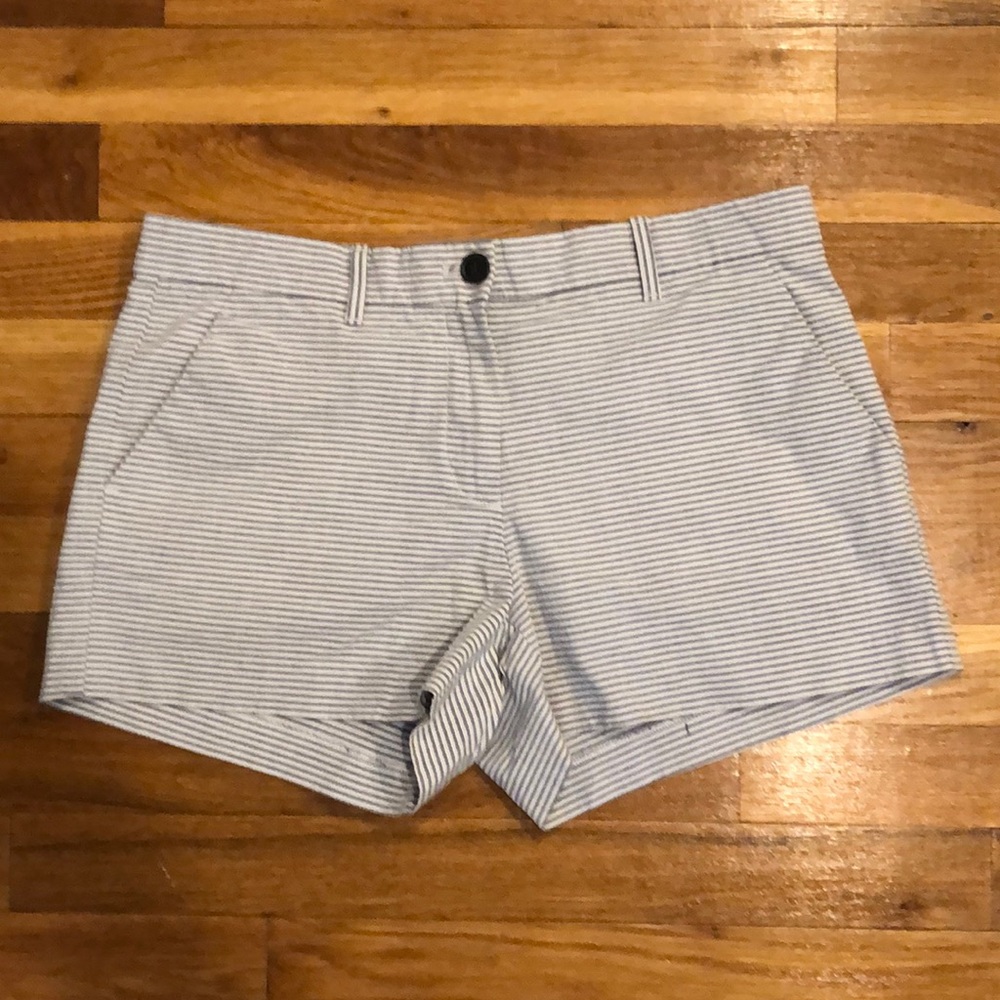 Gap Khaki summer shorts